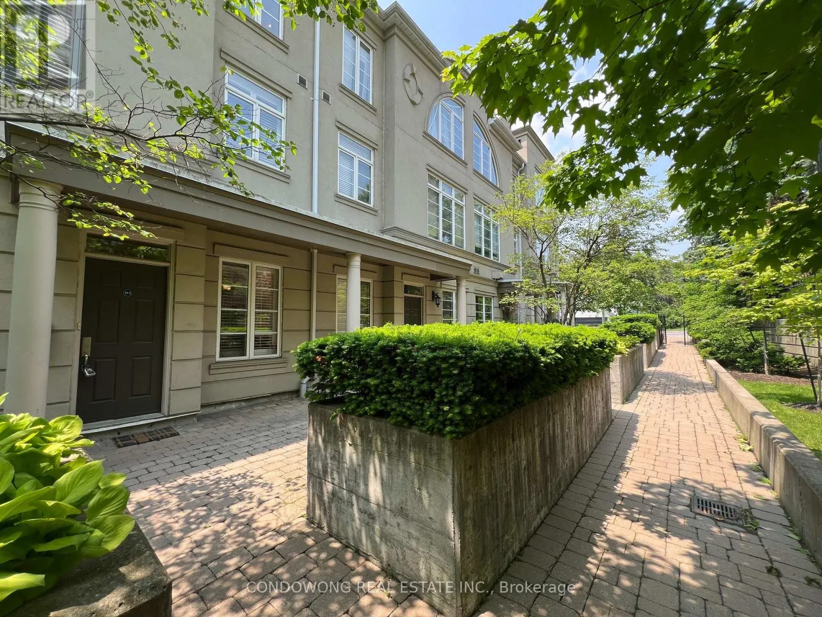 612 - 53 YORK MILLS ROAD