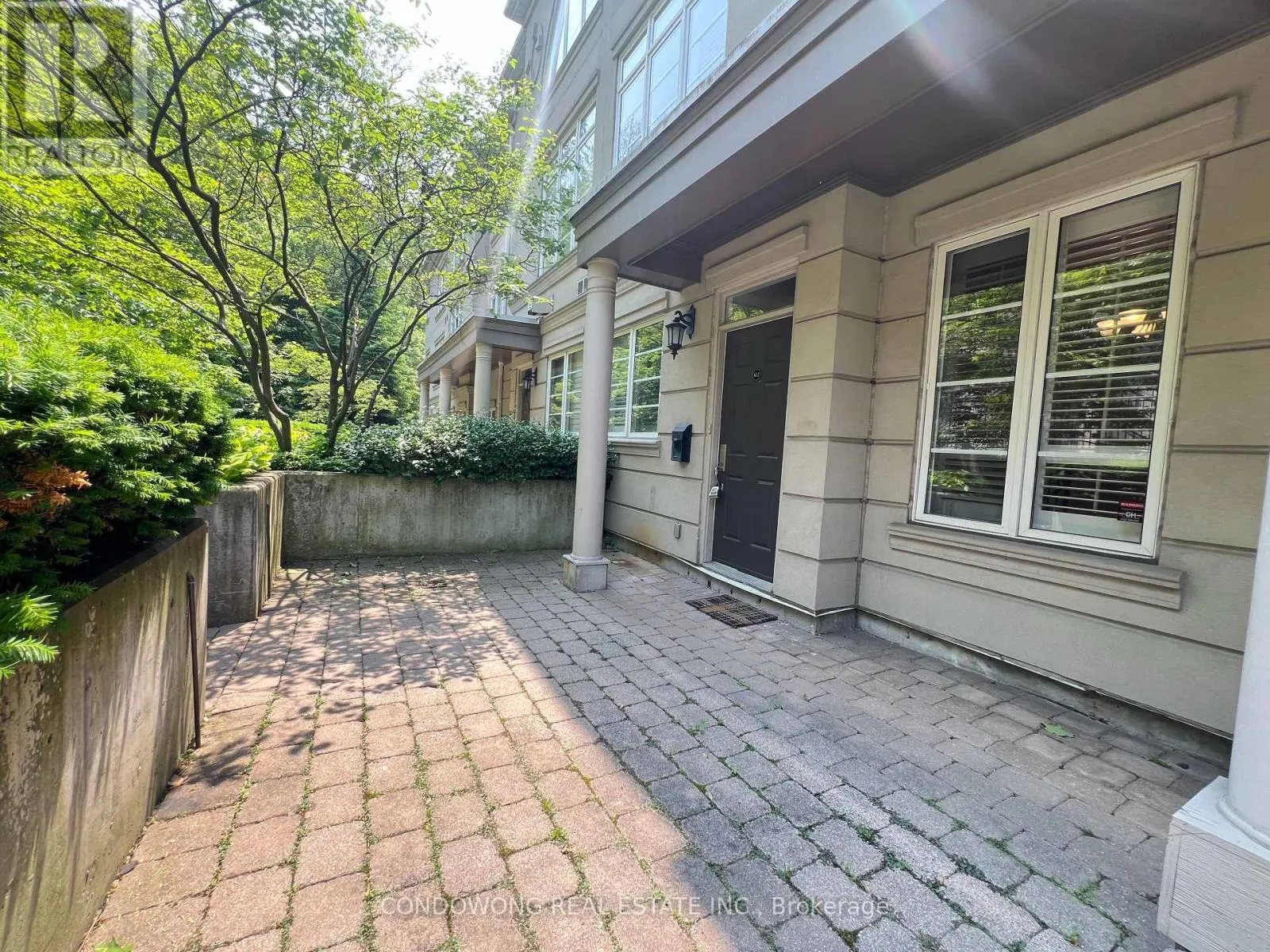 612 - 53 YORK MILLS ROAD