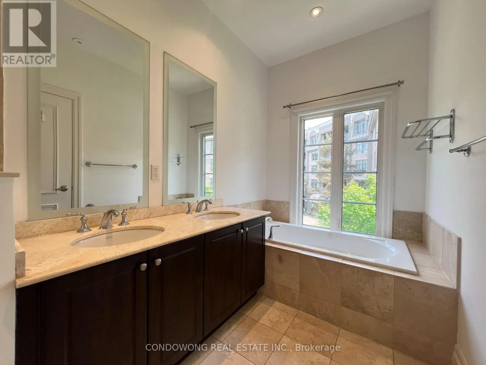 612 - 53 YORK MILLS ROAD