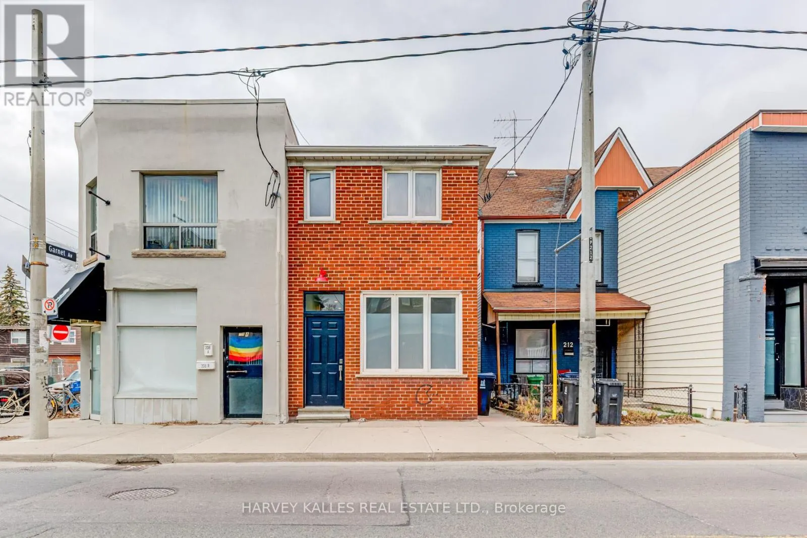 3 - 210 CHRISTIE STREET