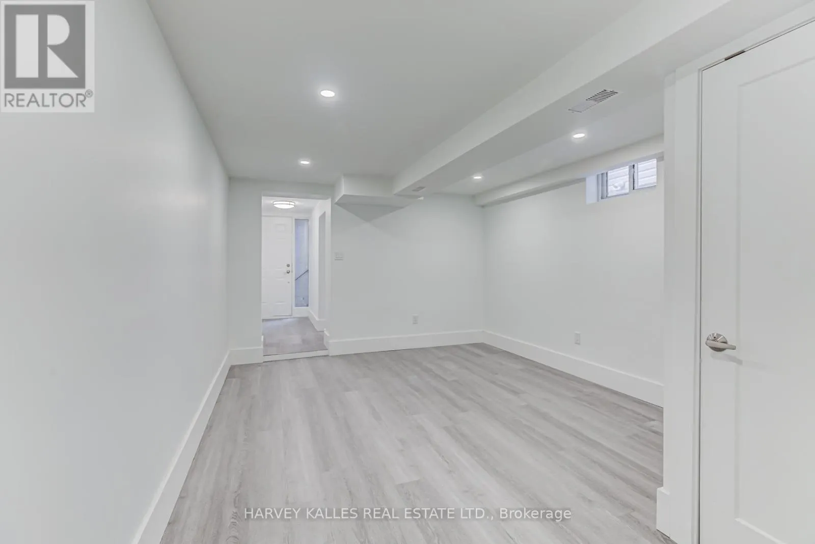 3 - 210 CHRISTIE STREET