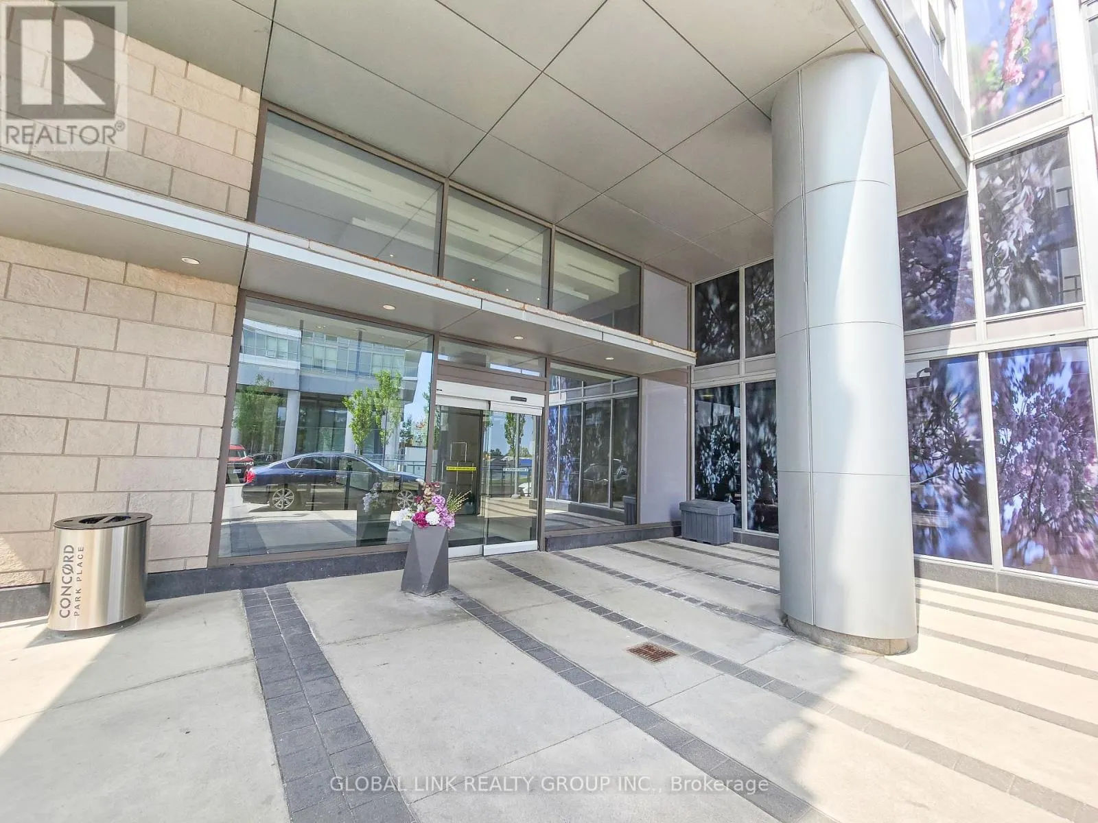 915 - 121 MCMAHON DRIVE