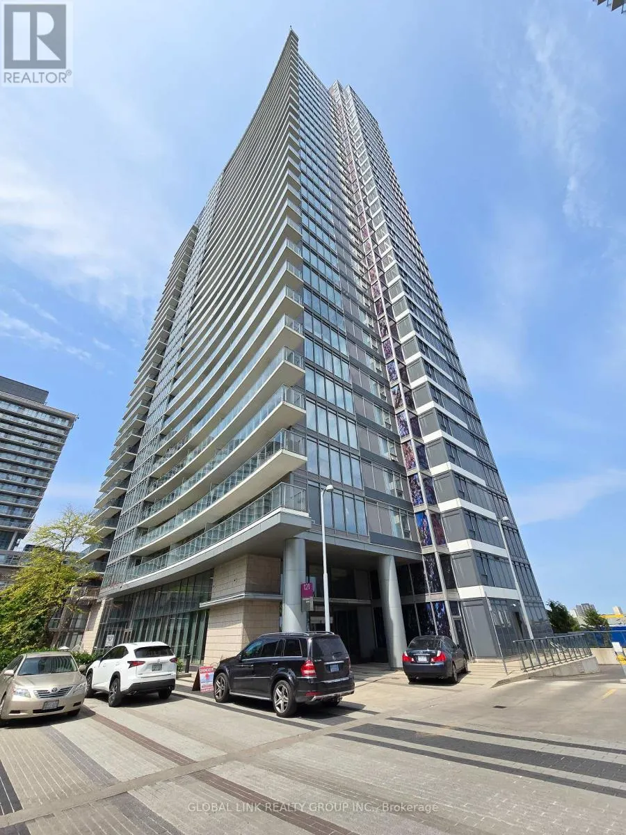 915 - 121 MCMAHON DRIVE