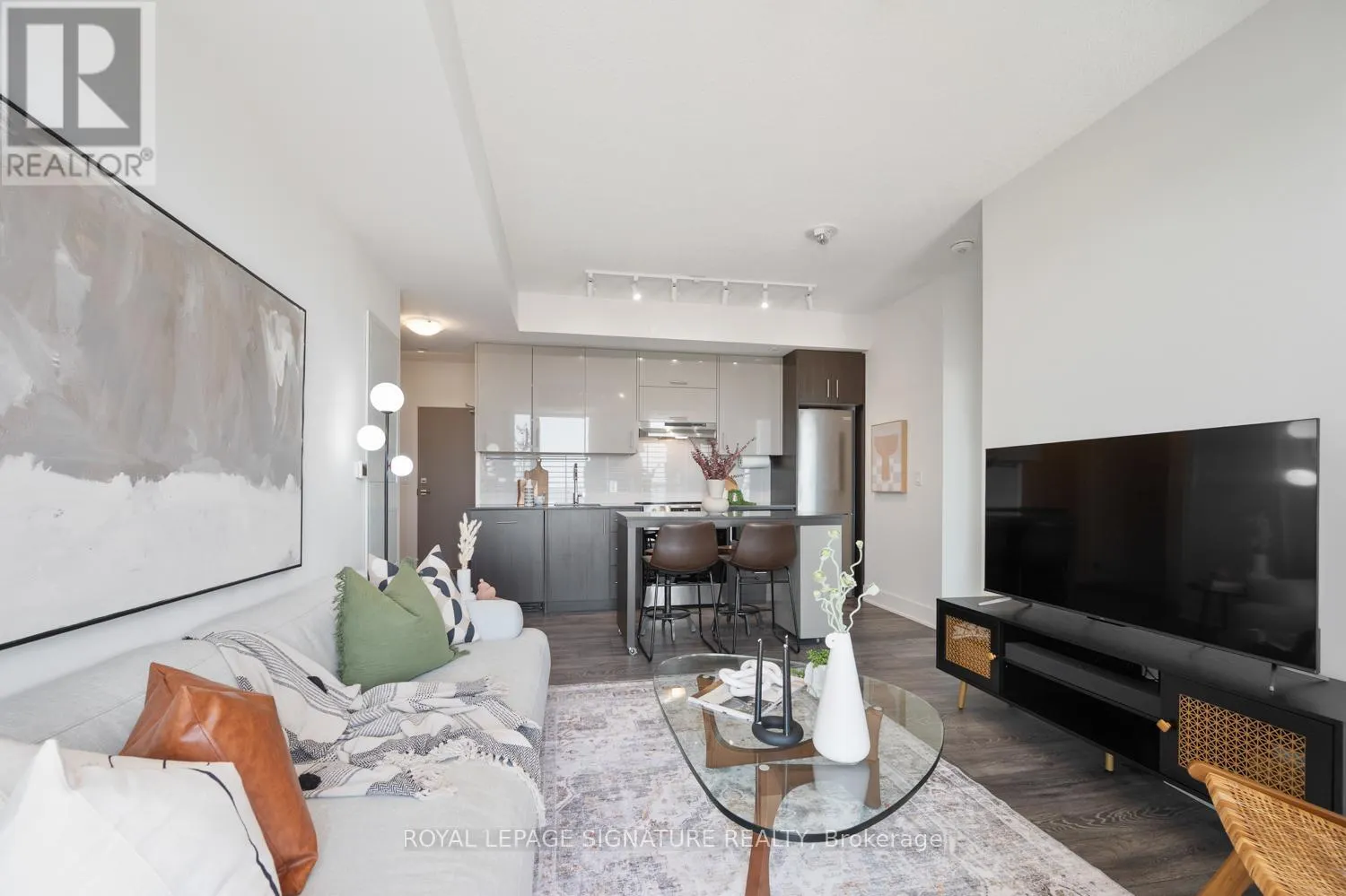 1611 - 188 FAIRVIEW MALL DRIVE E