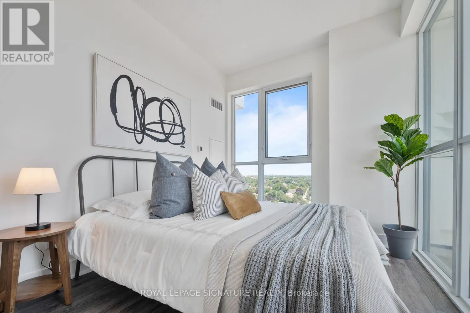 1611 - 188 FAIRVIEW MALL DRIVE E