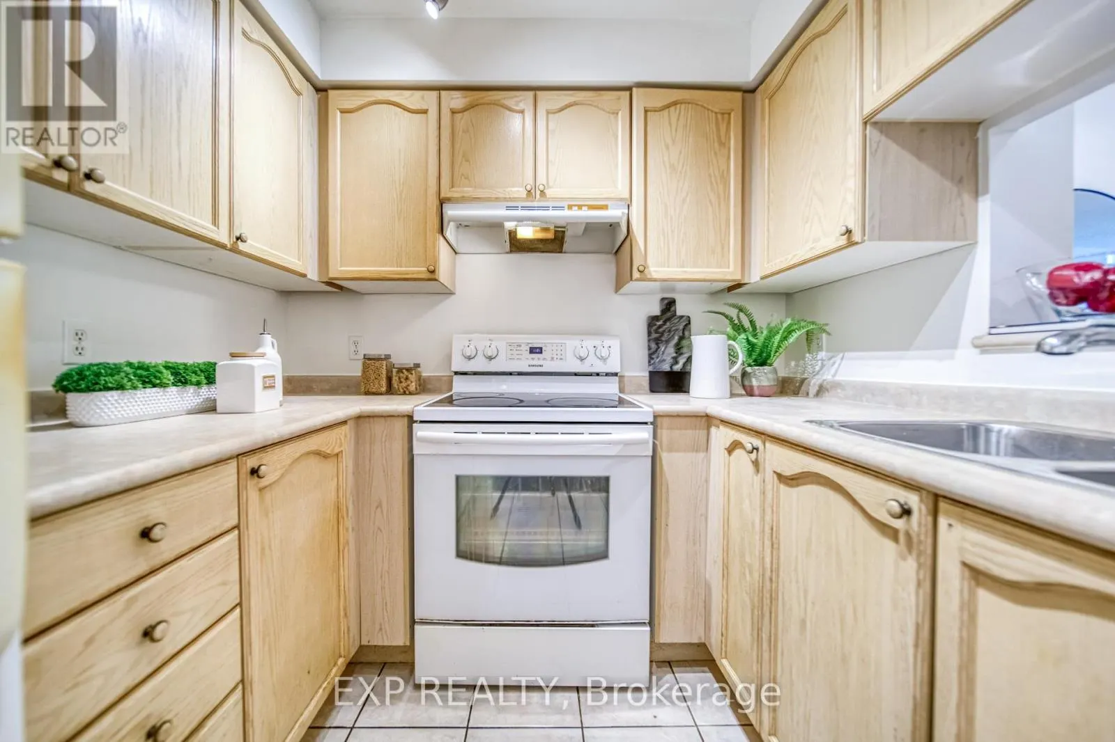205 - 28 OLIVE AVENUE