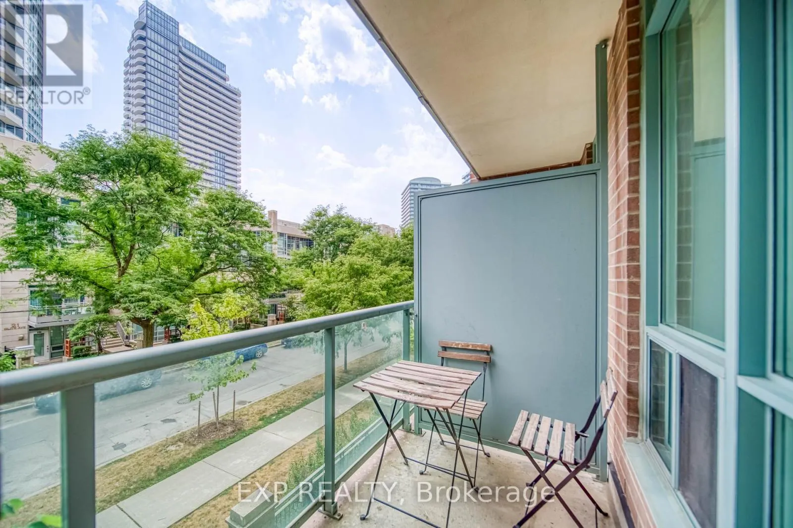 205 - 28 OLIVE AVENUE