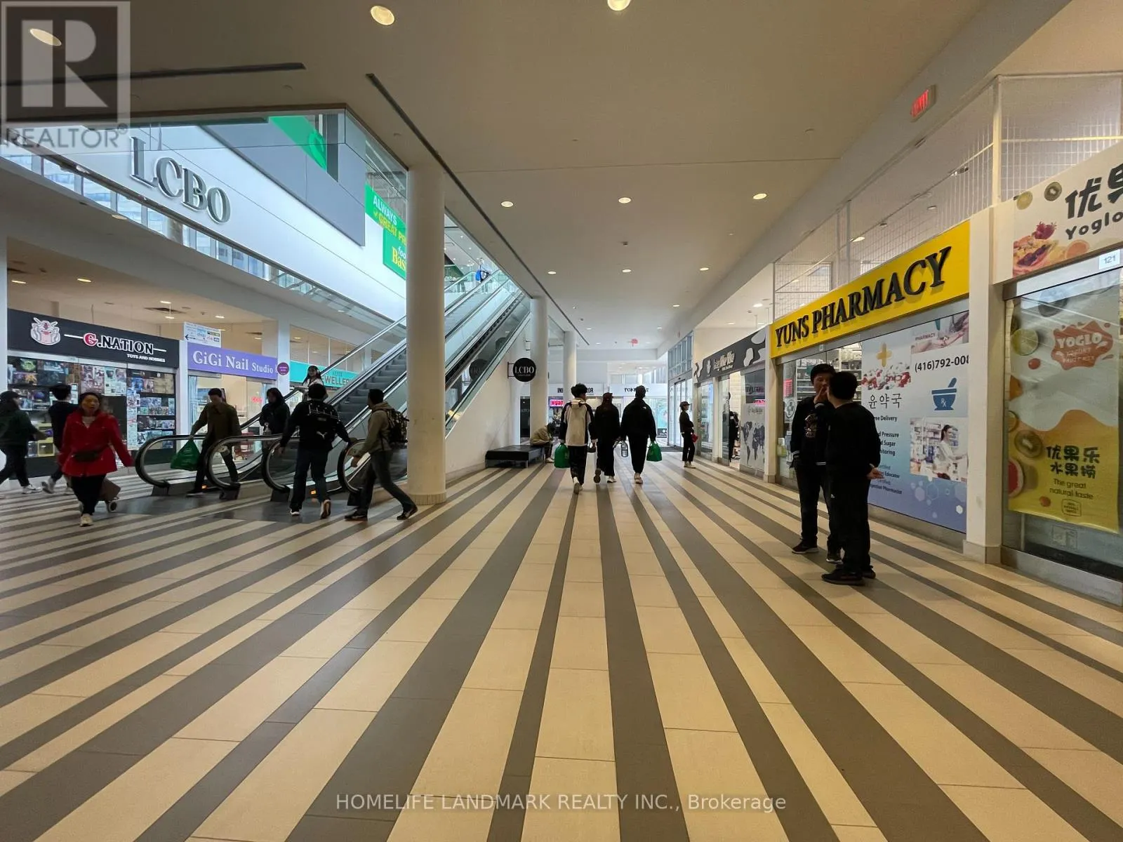 122 - 4750 YONGE STREET