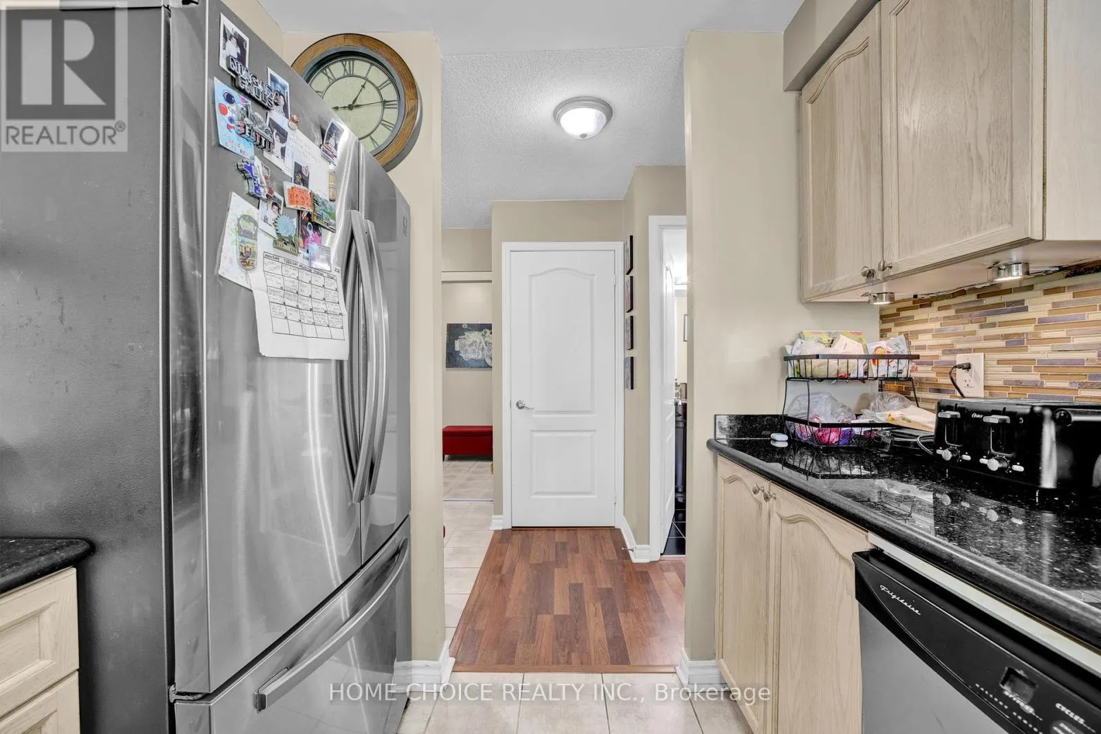 206 - 935 SHEPPARD AVENUE W