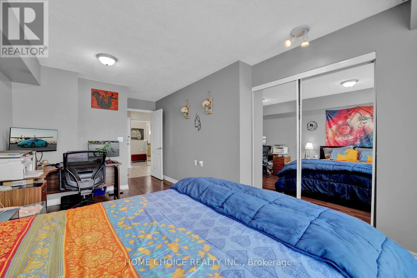 206 - 935 SHEPPARD AVENUE W