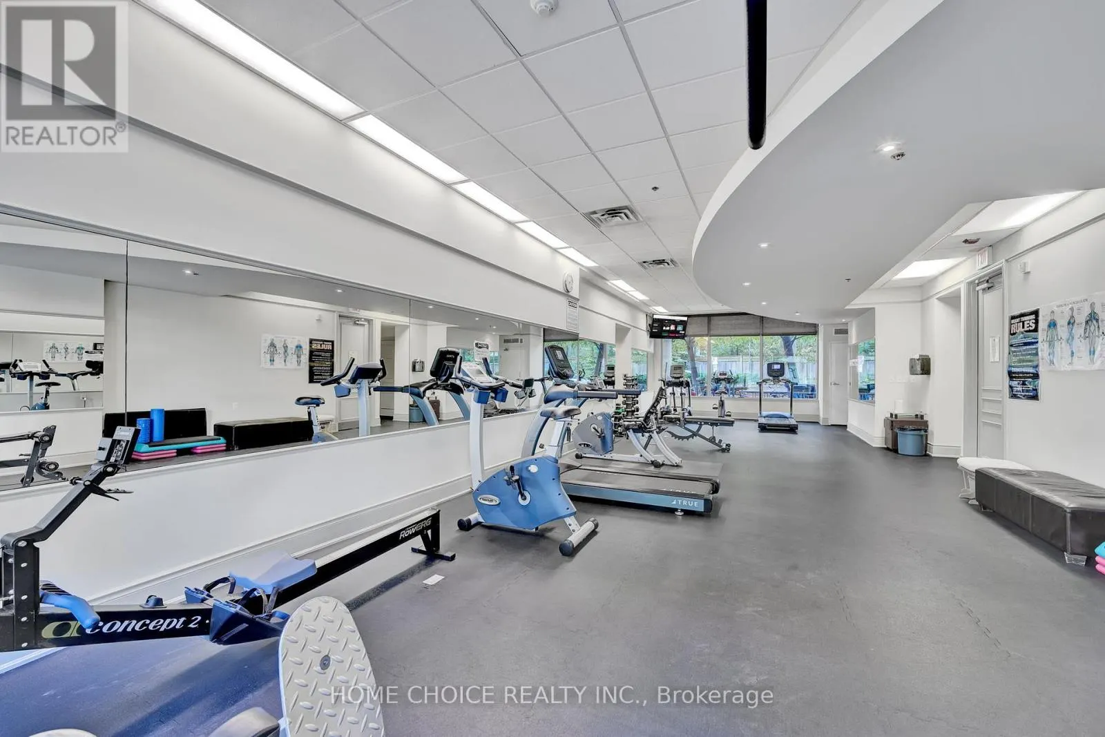 206 - 935 SHEPPARD AVENUE W