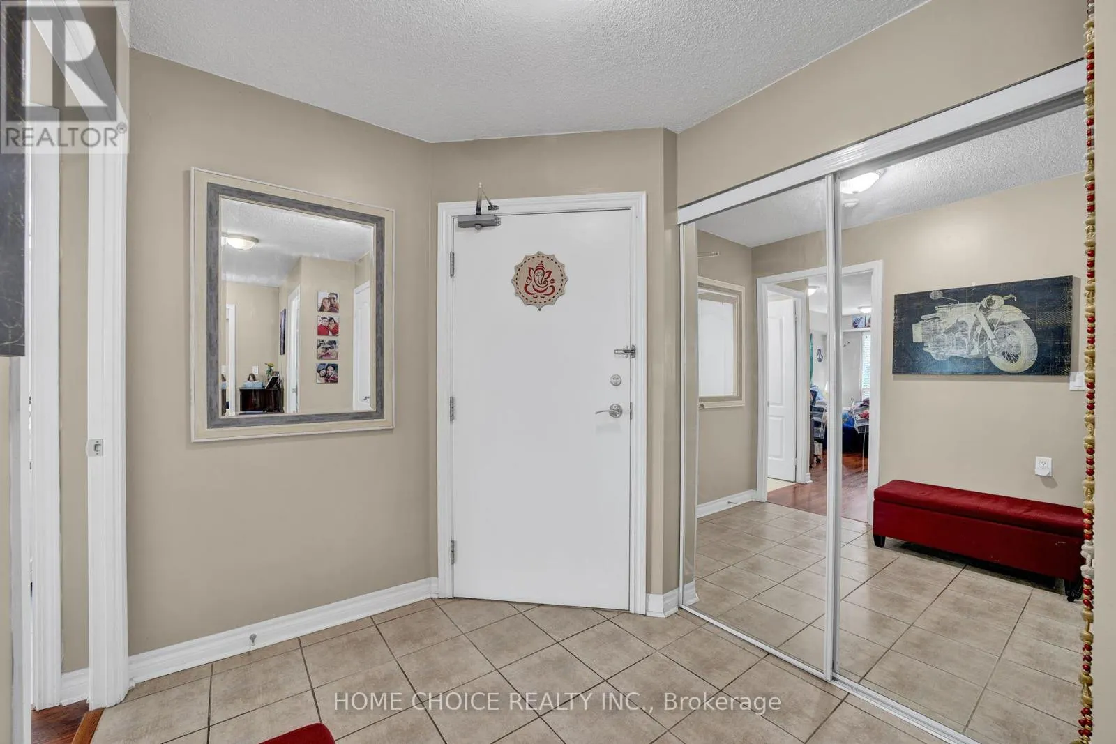 206 - 935 SHEPPARD AVENUE W