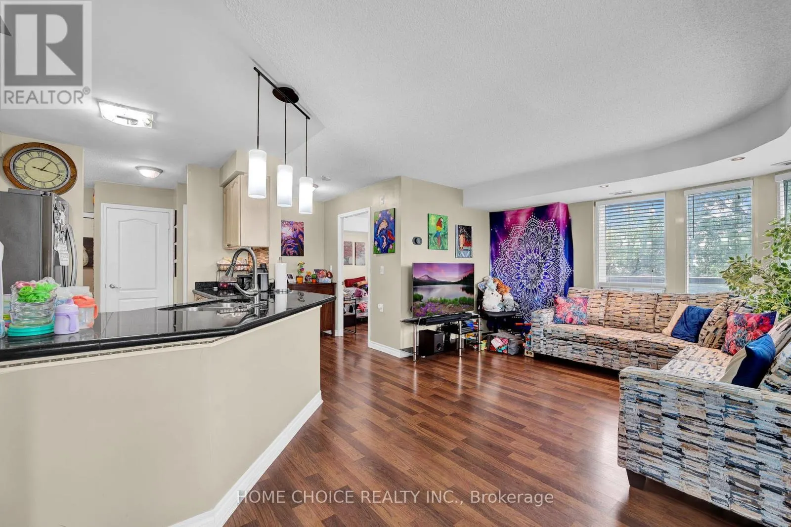206 - 935 SHEPPARD AVENUE W
