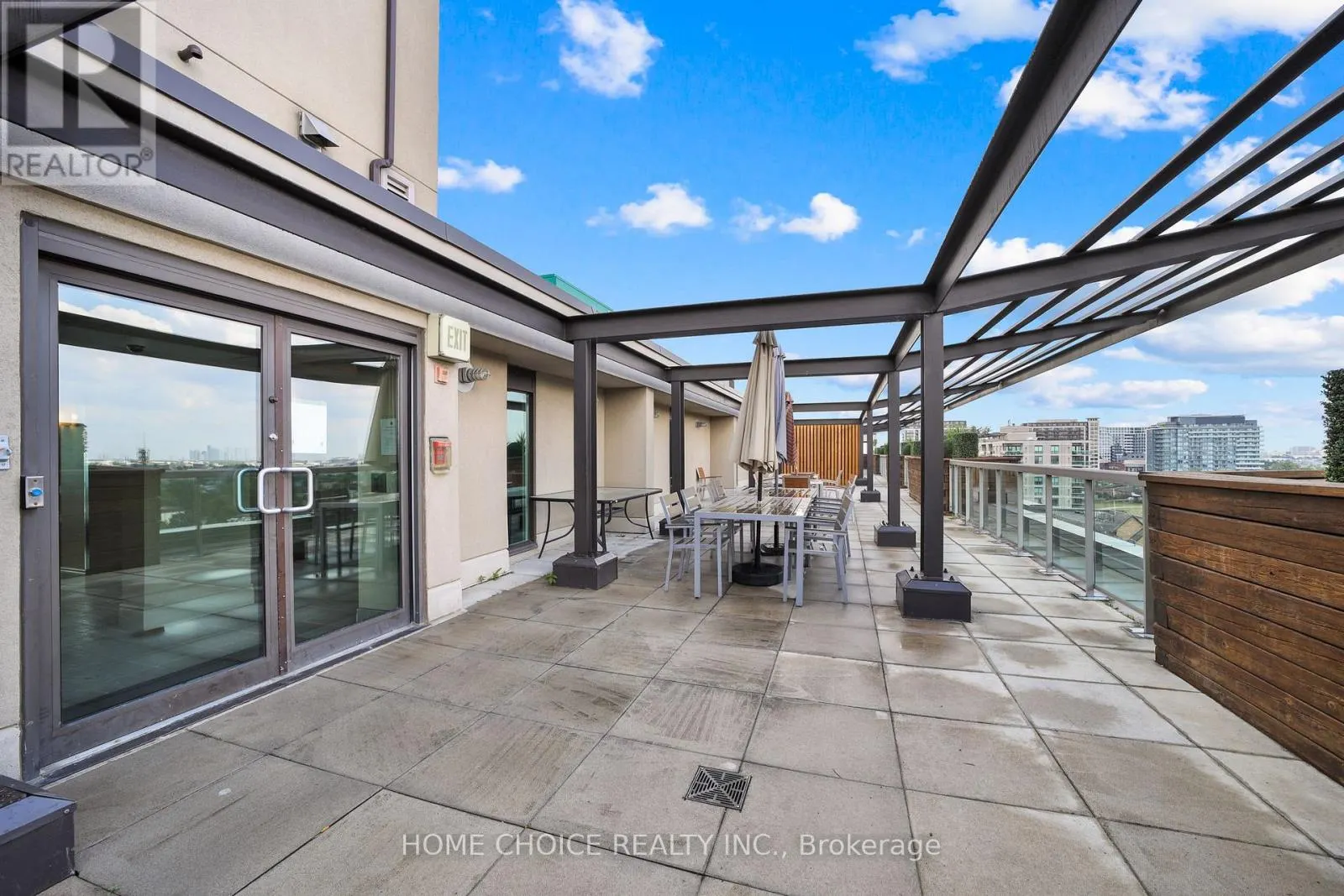 206 - 935 SHEPPARD AVENUE W