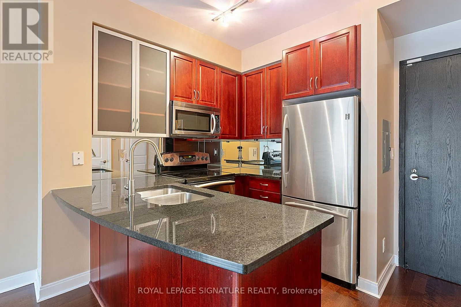 209 - 21 SCOLLARD STREET