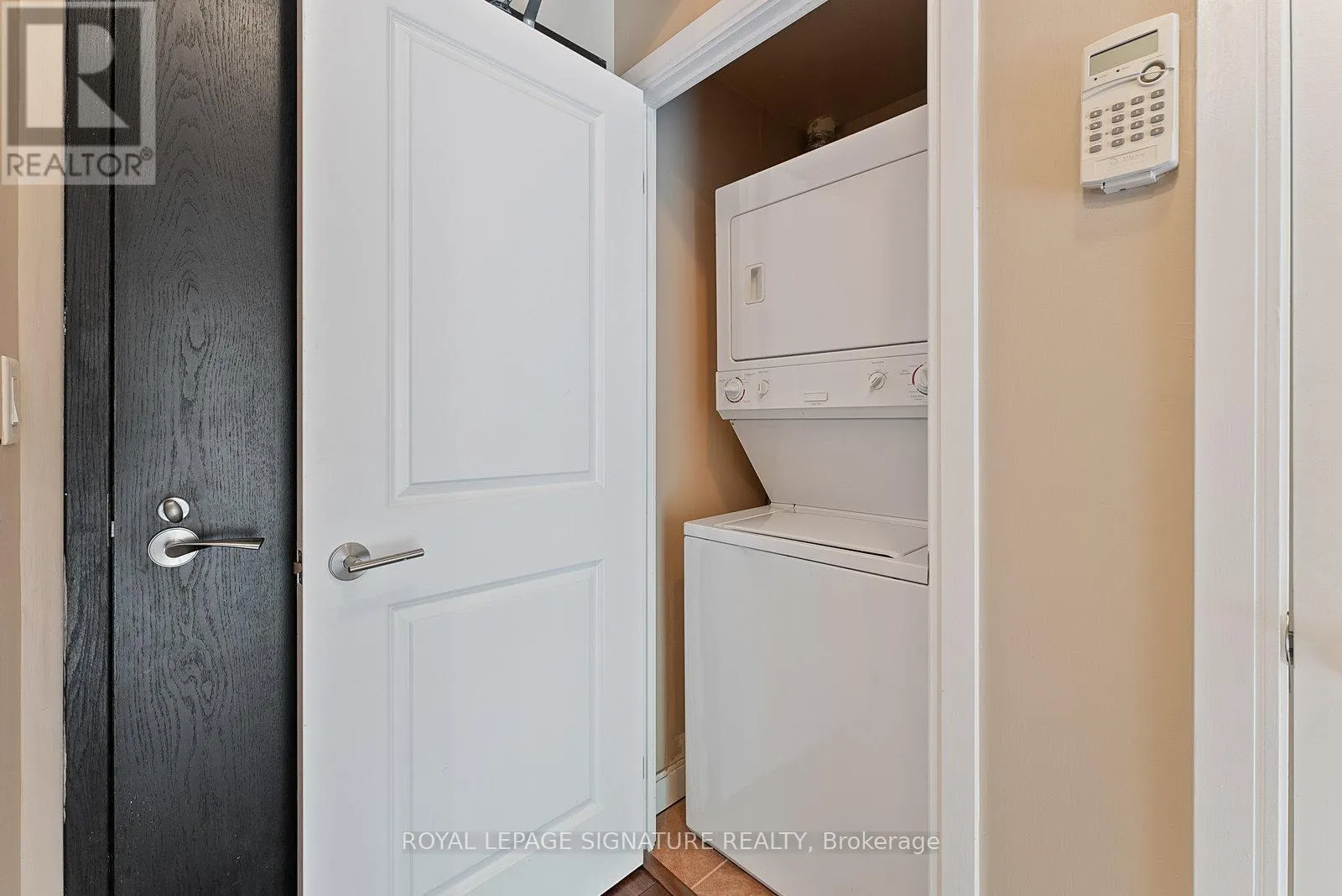 209 - 21 SCOLLARD STREET