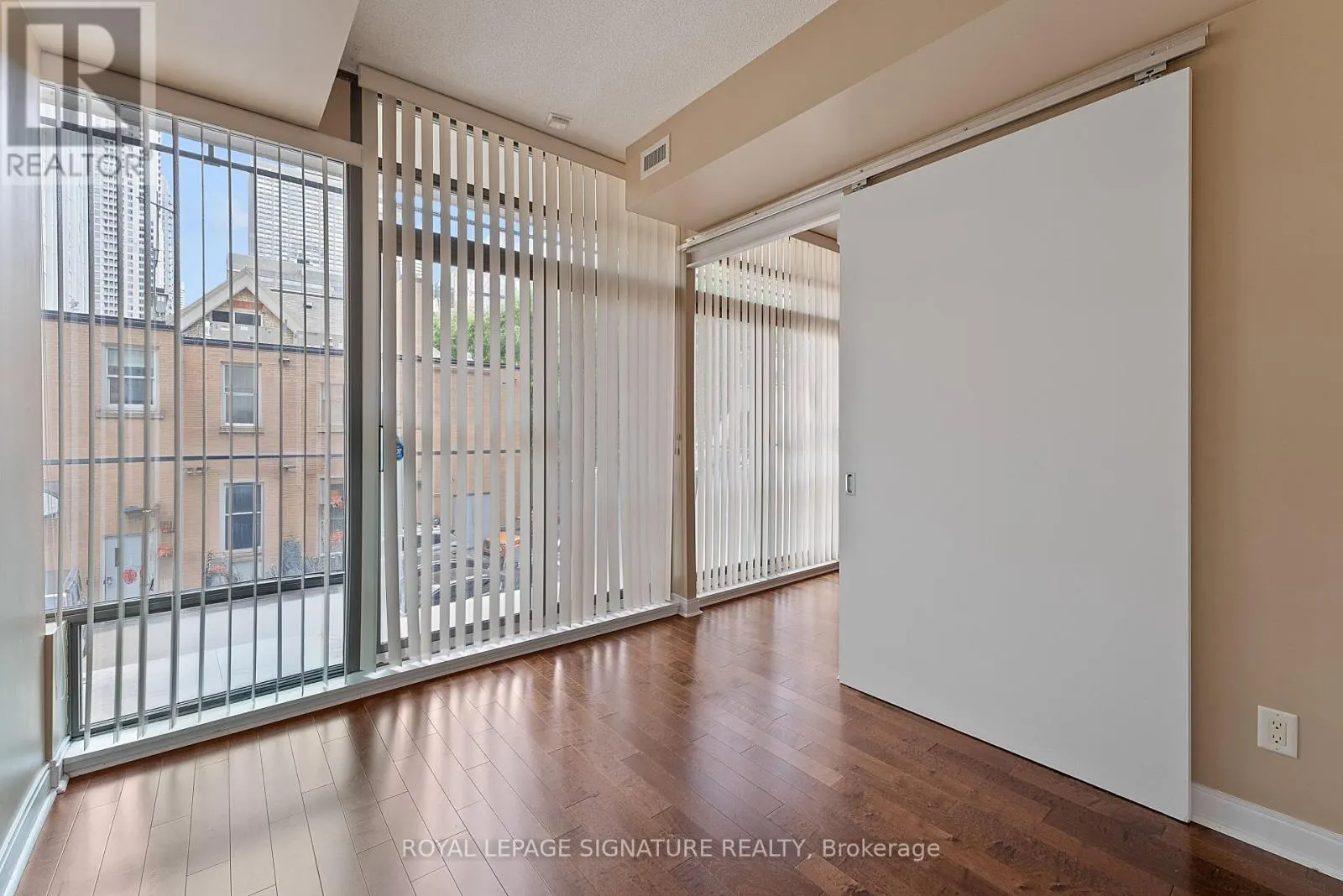 209 - 21 SCOLLARD STREET