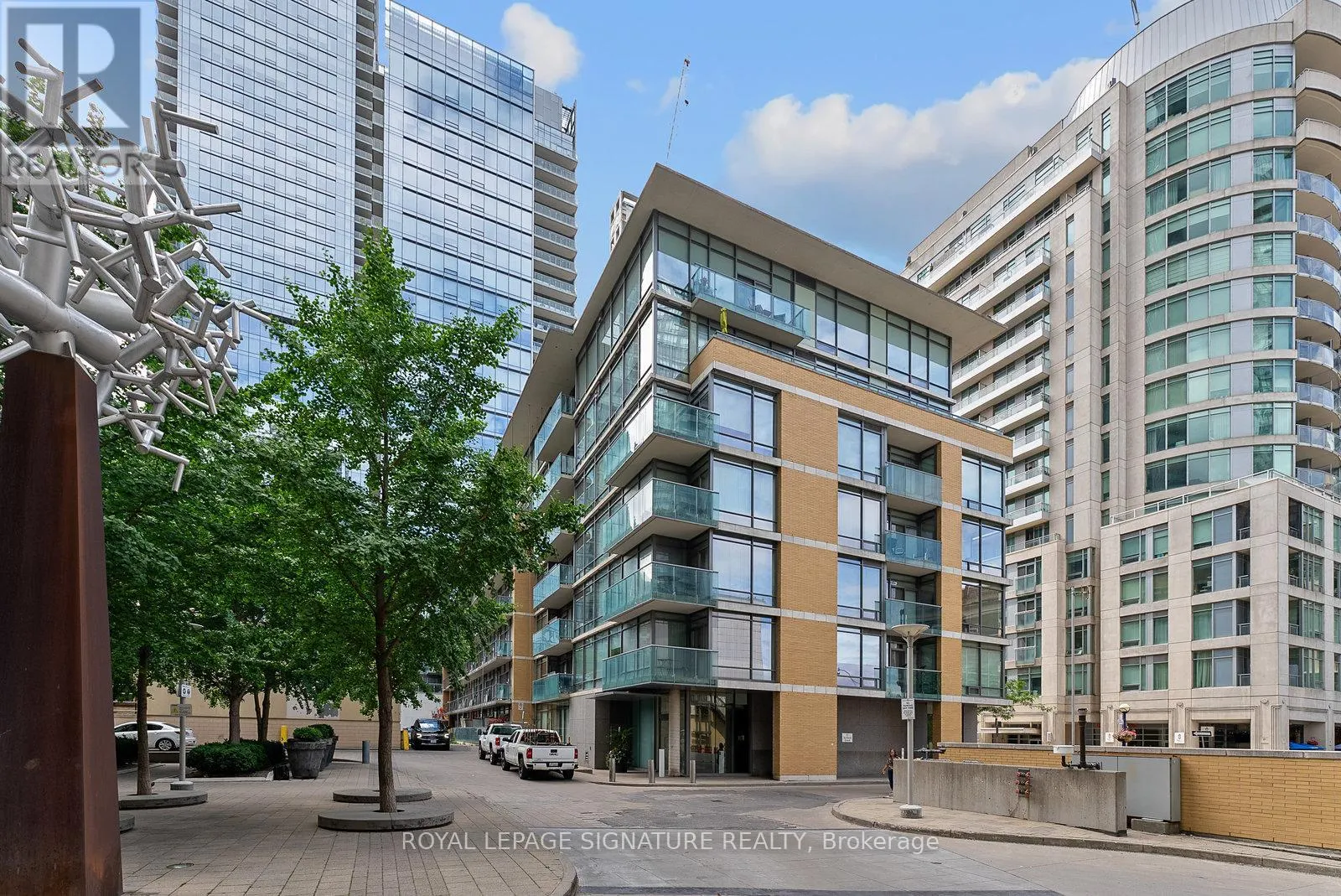 209 - 21 SCOLLARD STREET