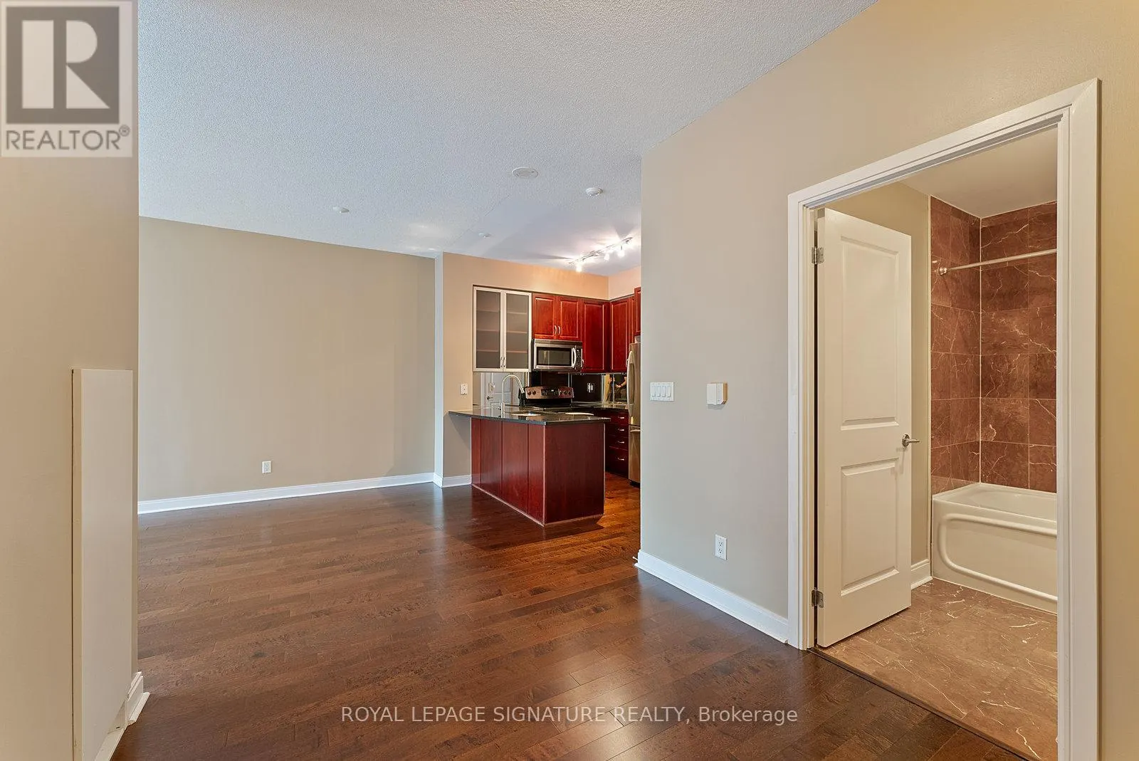 209 - 21 SCOLLARD STREET