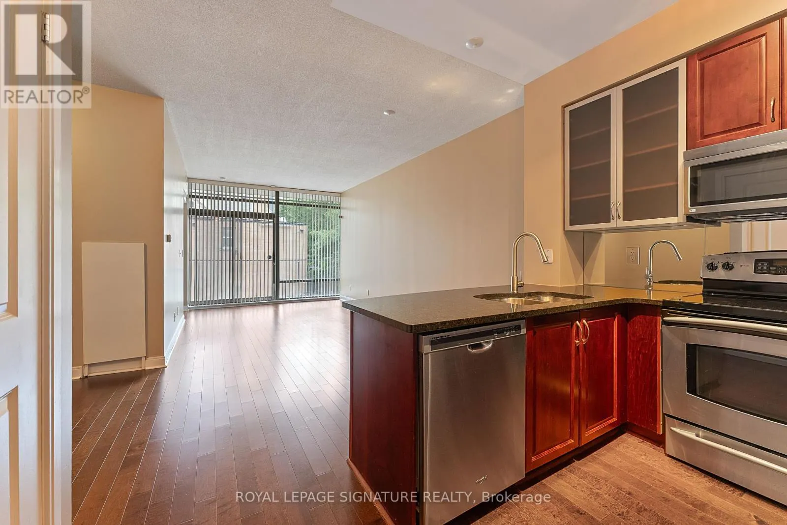 209 - 21 SCOLLARD STREET