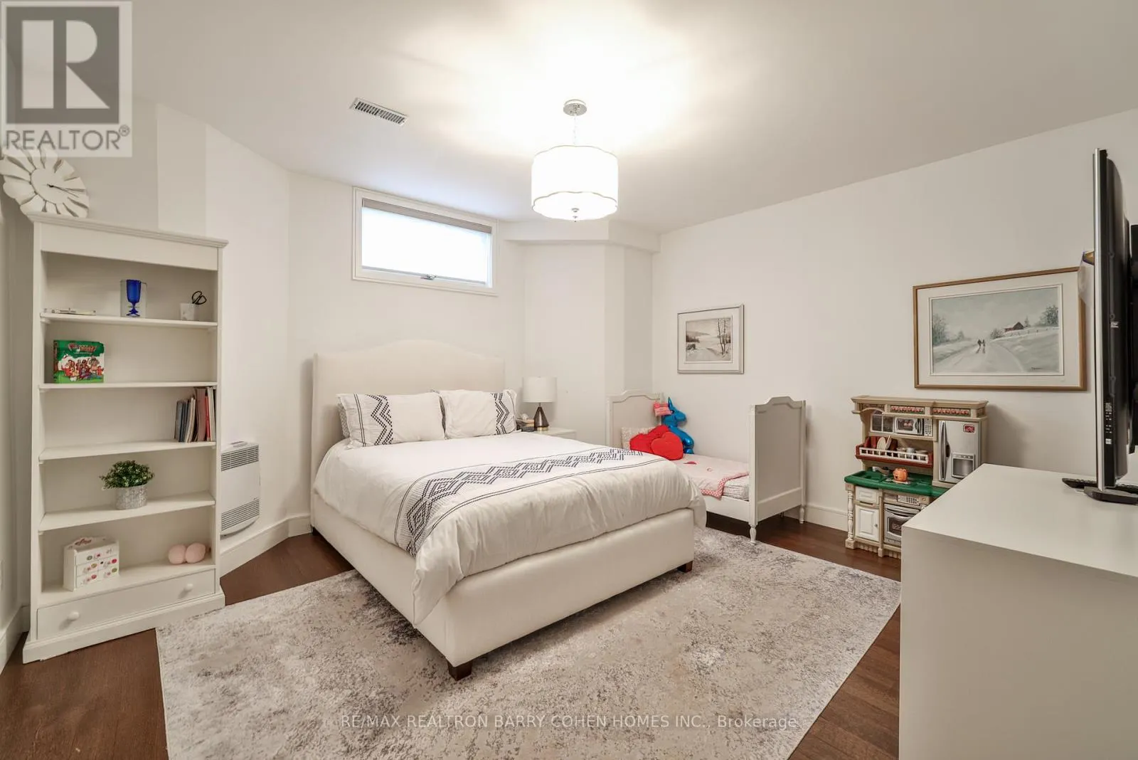 148 HIGHLAND CRESCENT