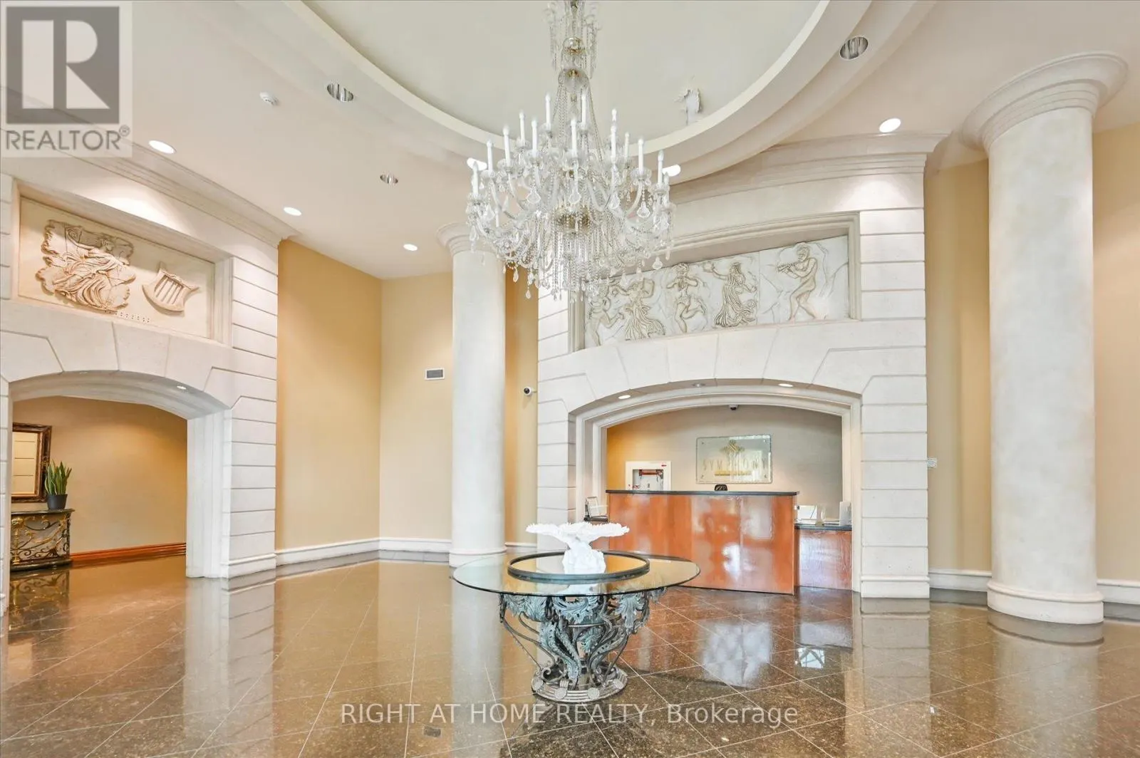 1118 - 23 LORRAINE DRIVE