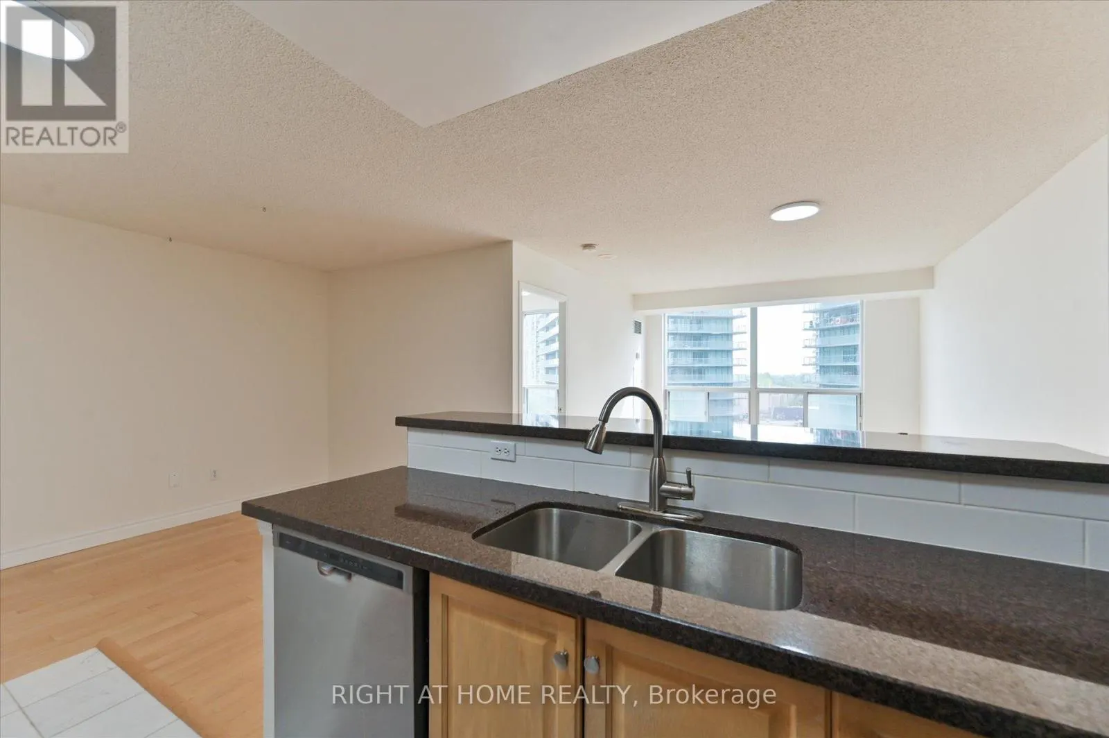 1118 - 23 LORRAINE DRIVE