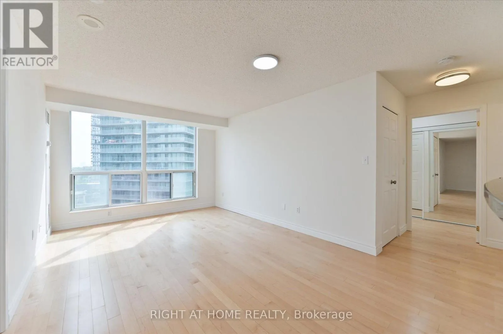 1118 - 23 LORRAINE DRIVE