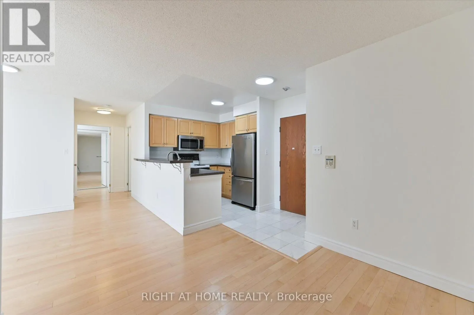 1118 - 23 LORRAINE DRIVE