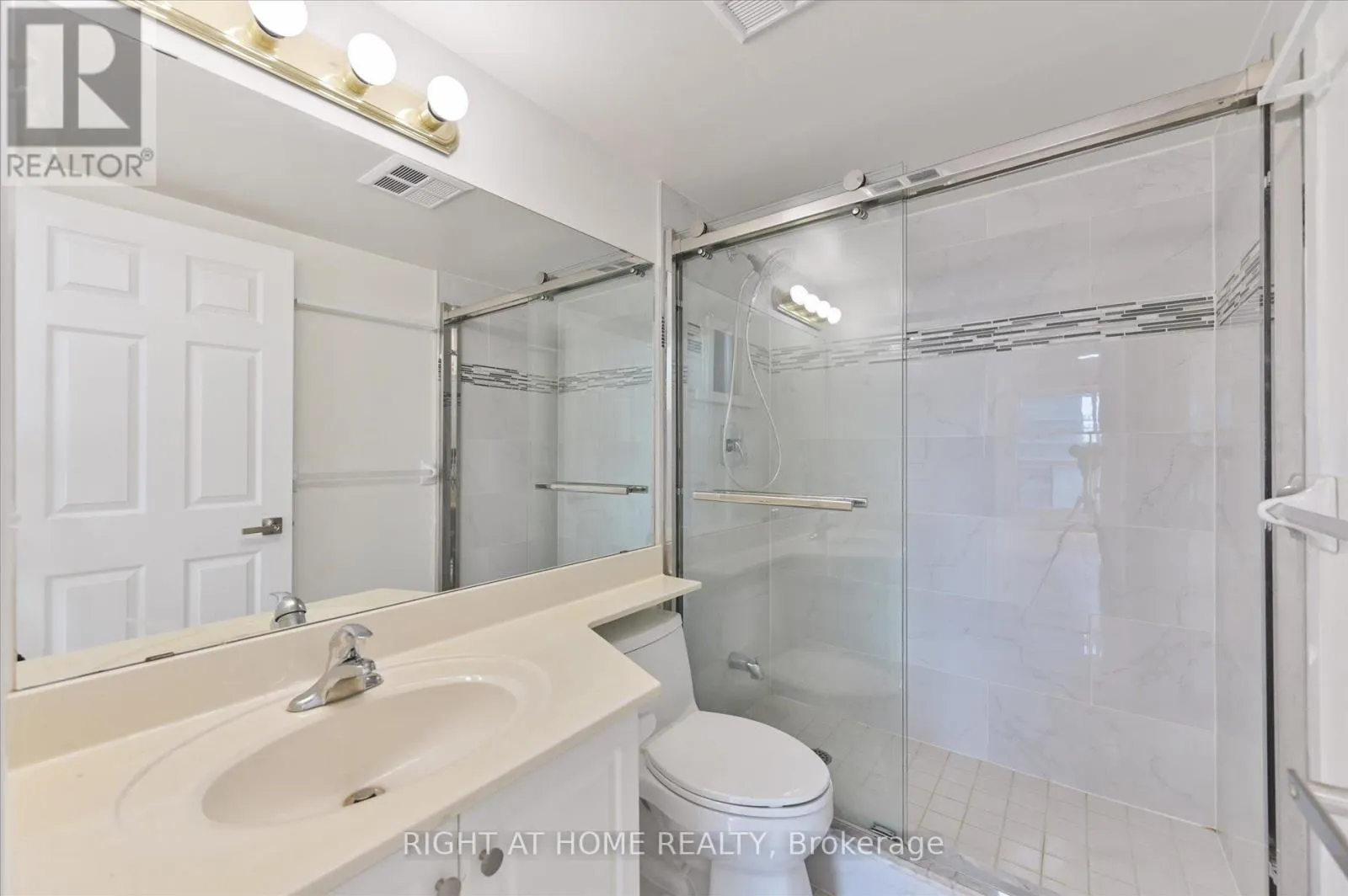 1118 - 23 LORRAINE DRIVE