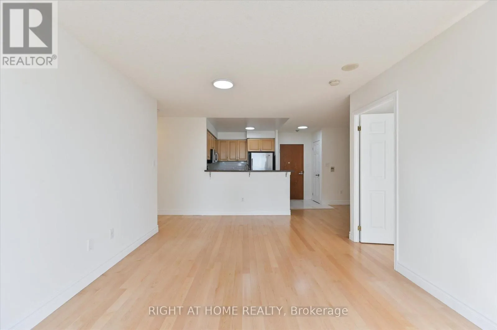 1118 - 23 LORRAINE DRIVE