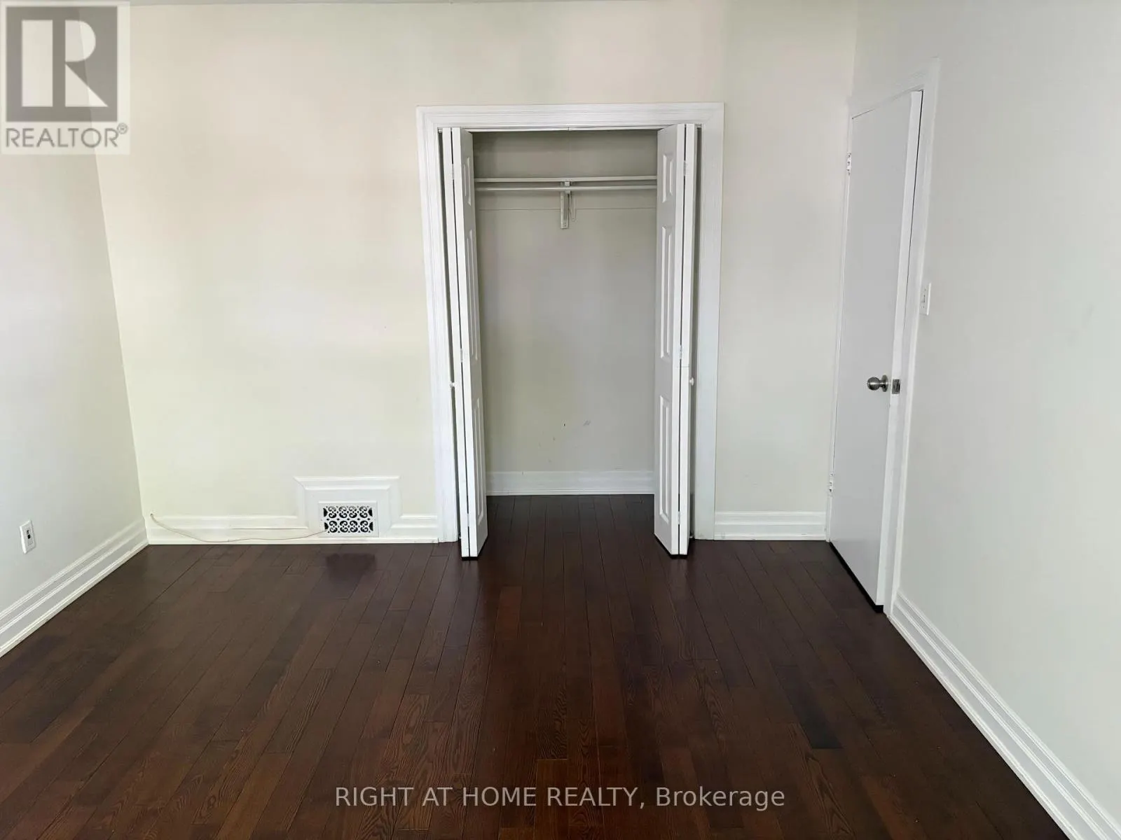3 - 170 BOWOOD AVENUE