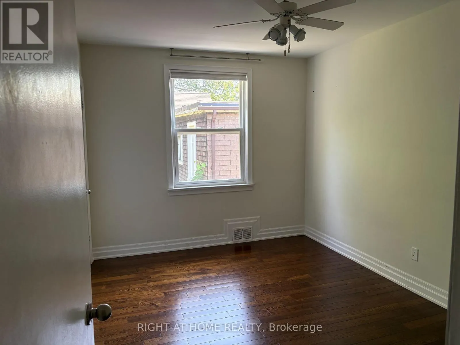 3 - 170 BOWOOD AVENUE