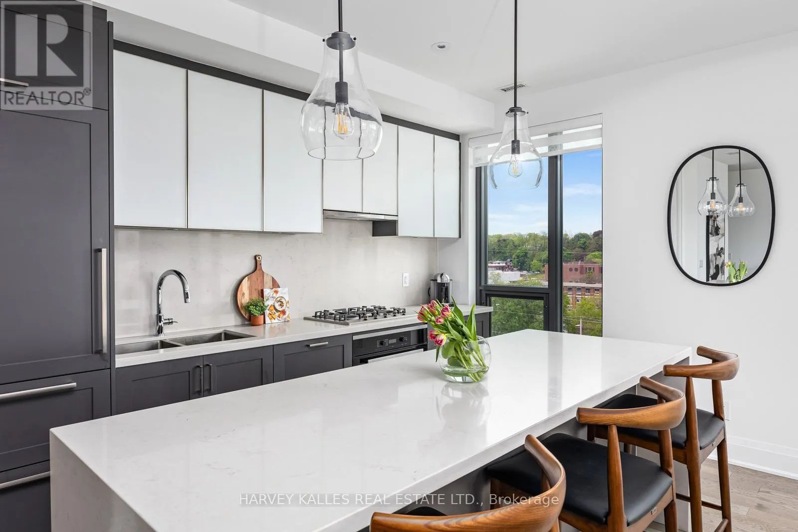 GPH20 - 280 HOWLAND AVENUE