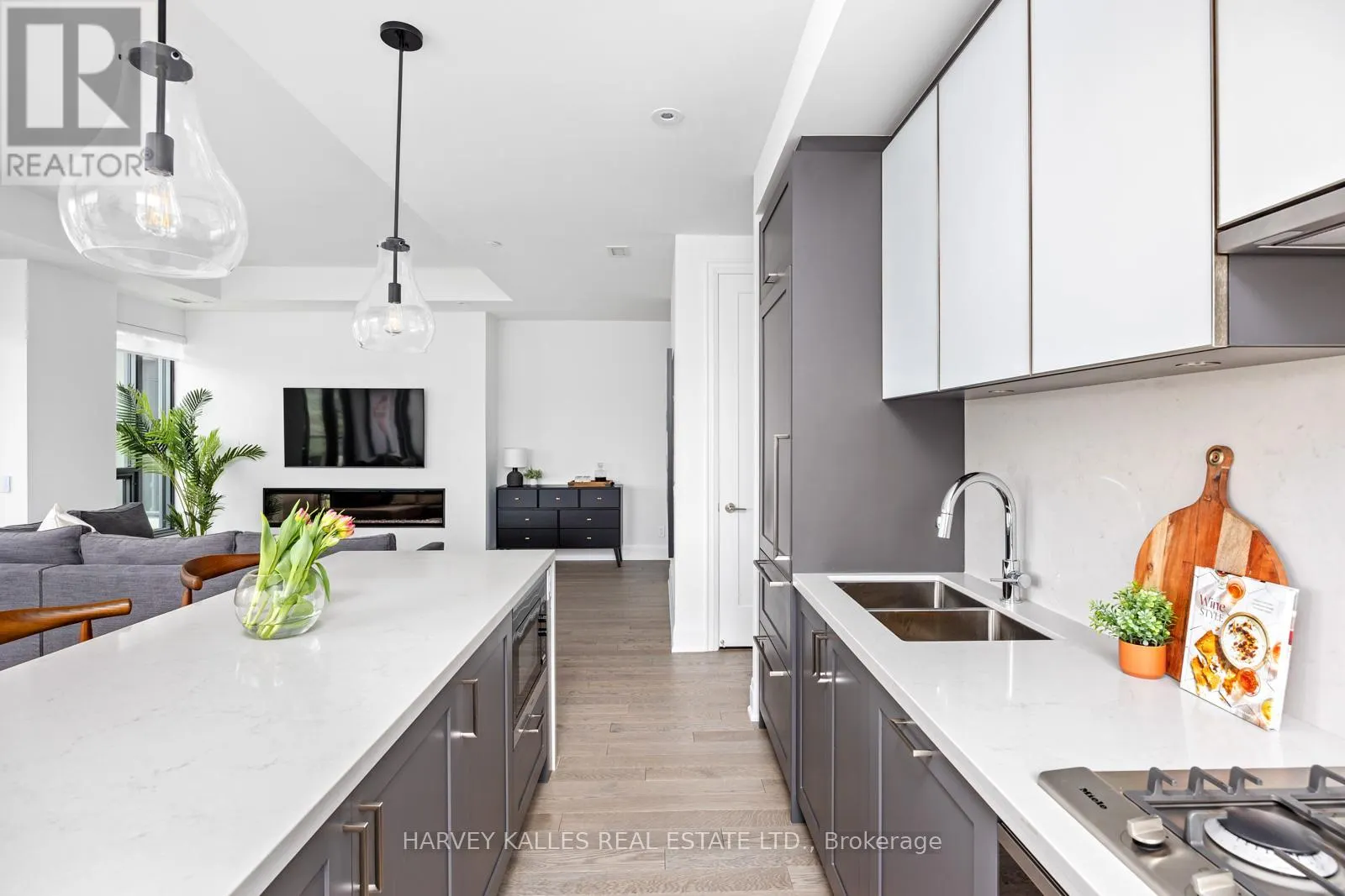 GPH20 - 280 HOWLAND AVENUE