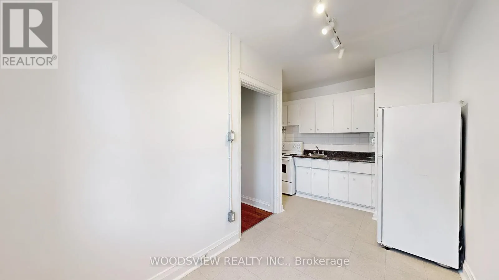 19 - 42 BARTON AVENUE