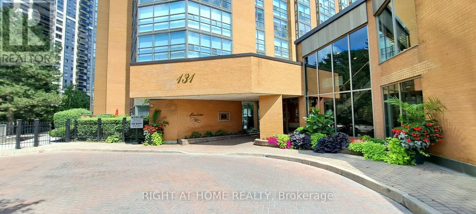 1607 - 131 BEECROFT ROAD