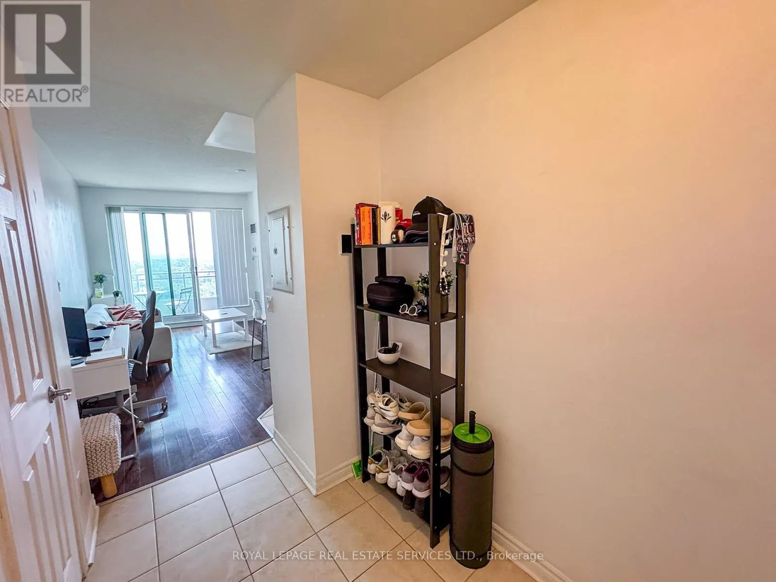 1002 - 18 HOLMES AVENUE