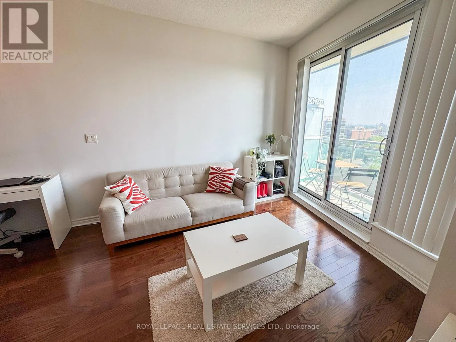1002 - 18 HOLMES AVENUE