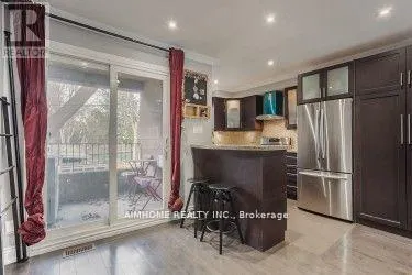 TH#2 - 360 R DUNDAS STREET E