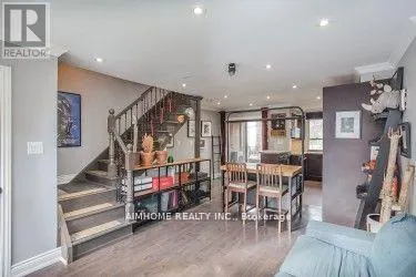 TH#2 - 360 R DUNDAS STREET E