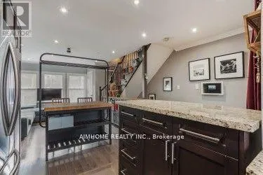 TH#2 - 360 R DUNDAS STREET E