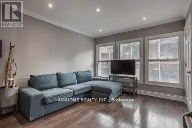 TH#2 - 360 R DUNDAS STREET E