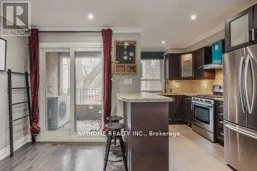 TH#2 - 360 R DUNDAS STREET E