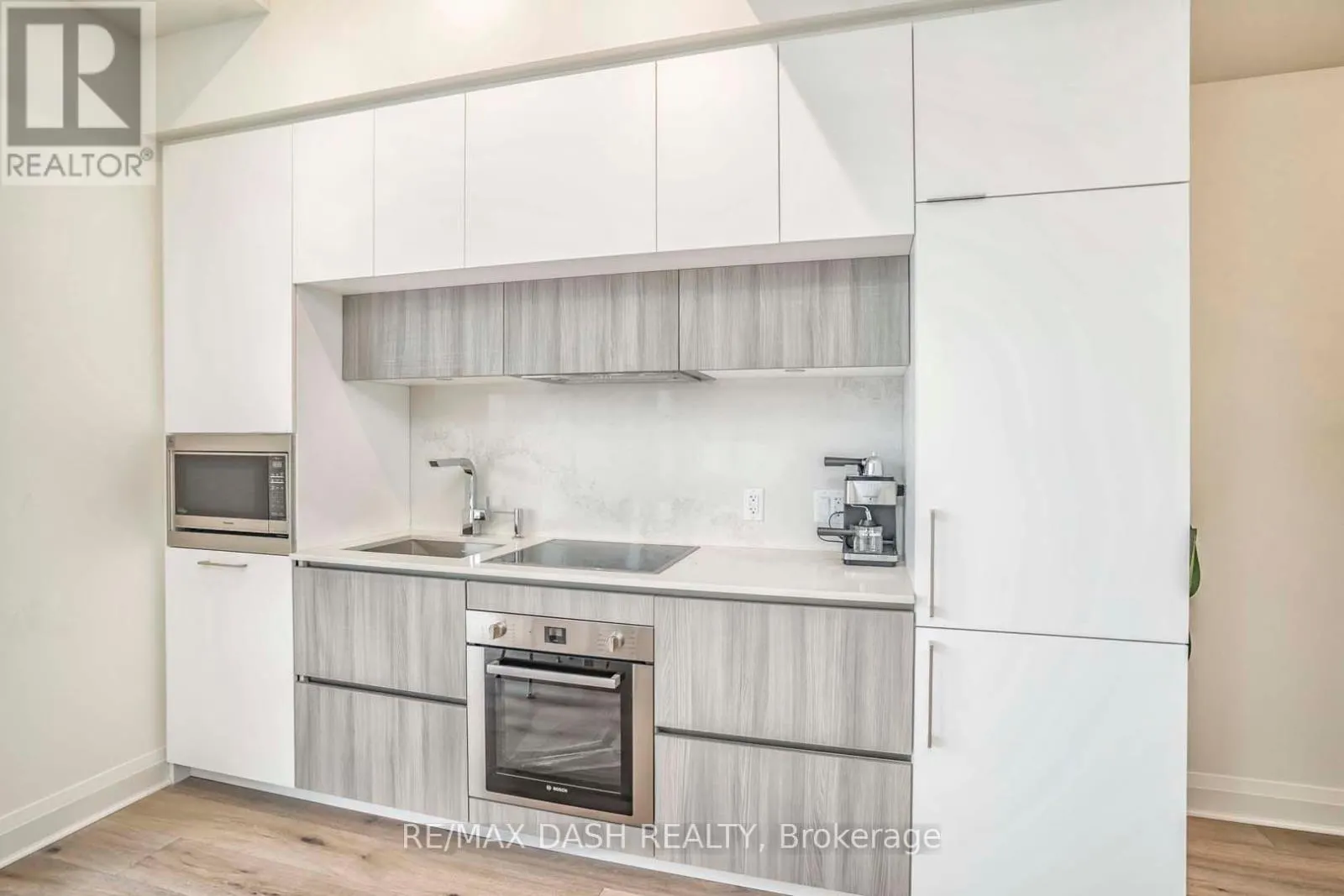 205 - 151 AVENUE ROAD
