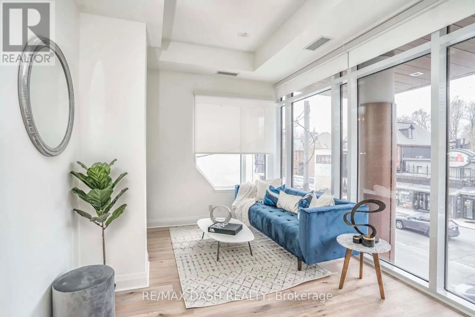 205 - 151 AVENUE ROAD