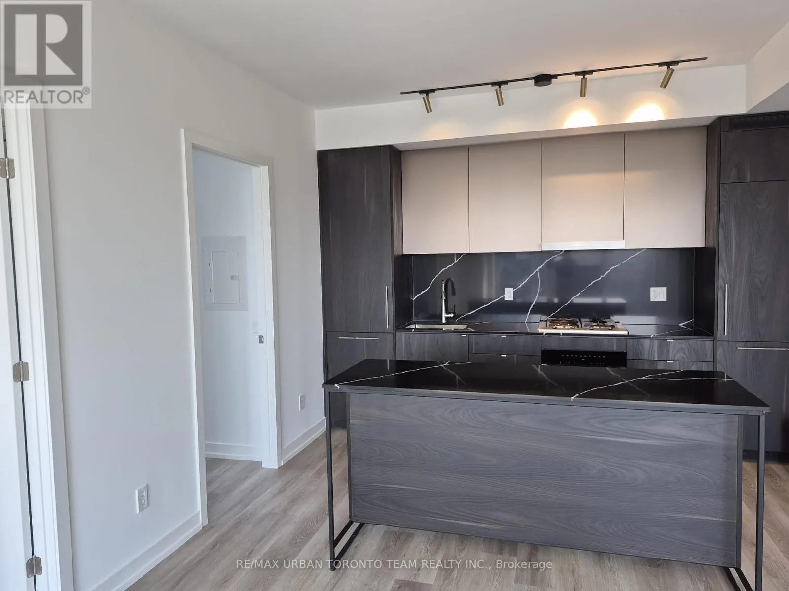 2802 - 771 YONGE STREET