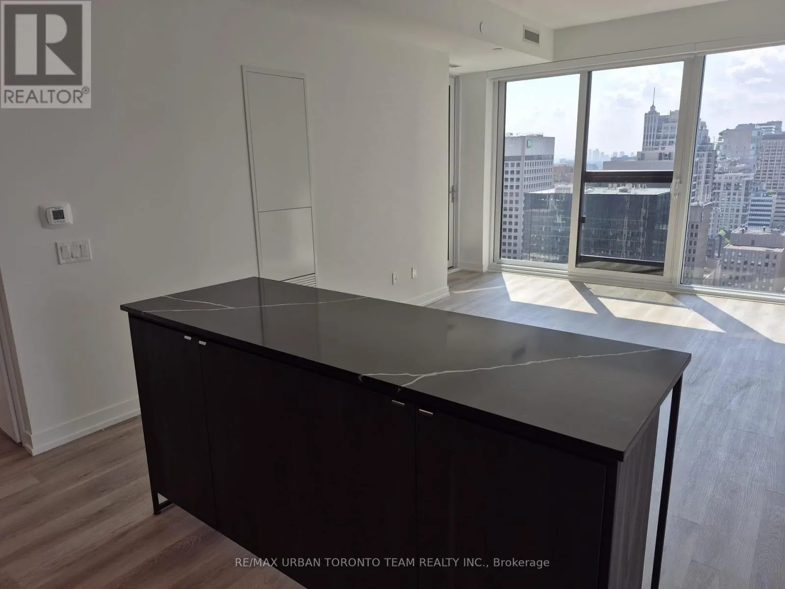 2802 - 771 YONGE STREET