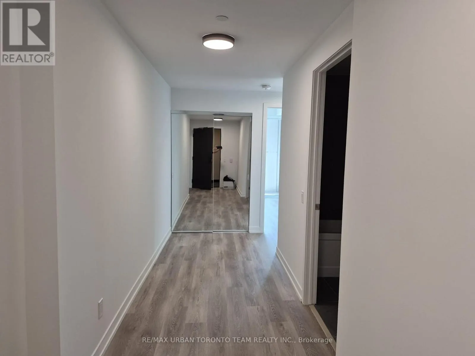 2802 - 771 YONGE STREET