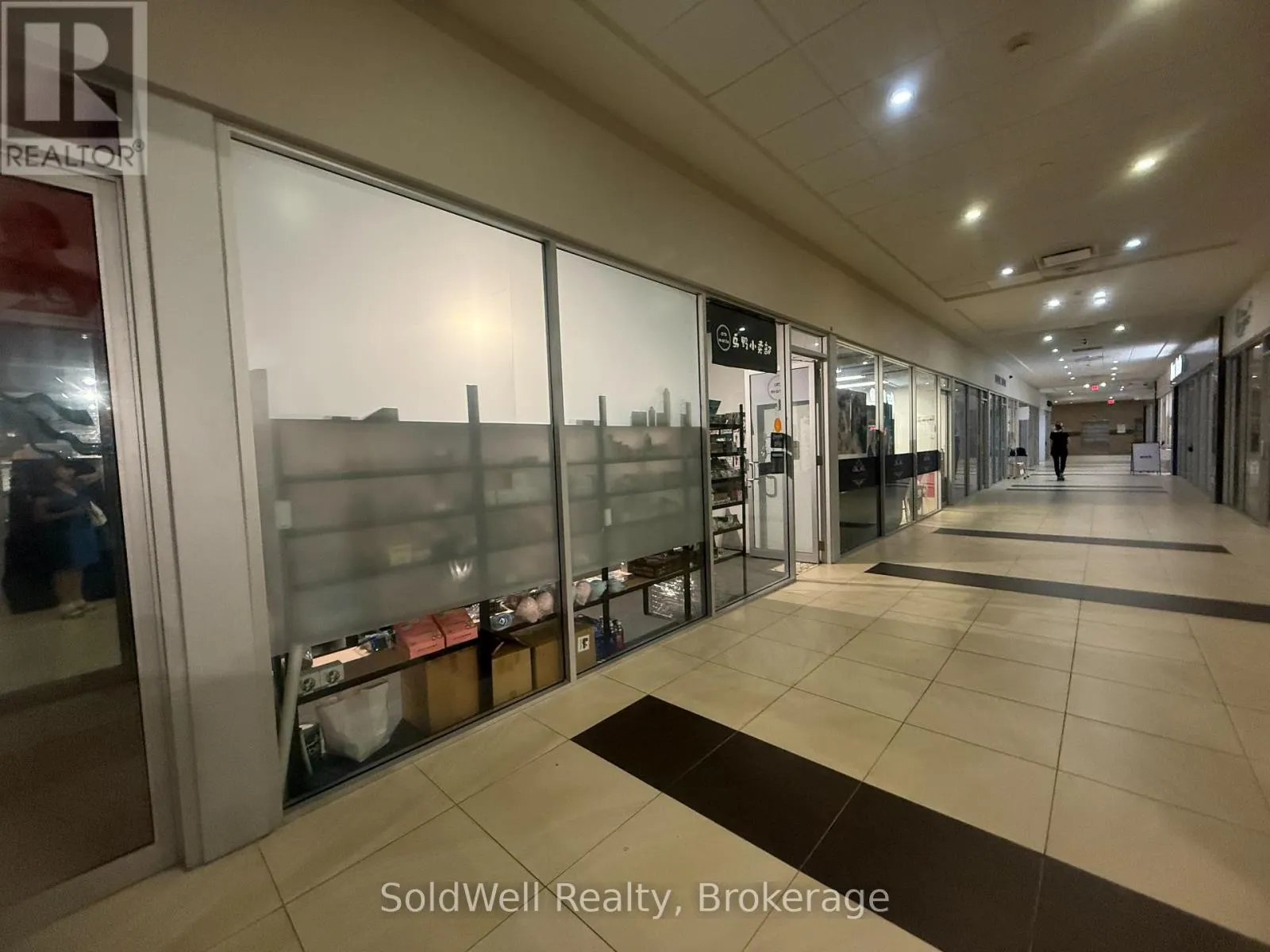 7 - 384 YONGE STREET